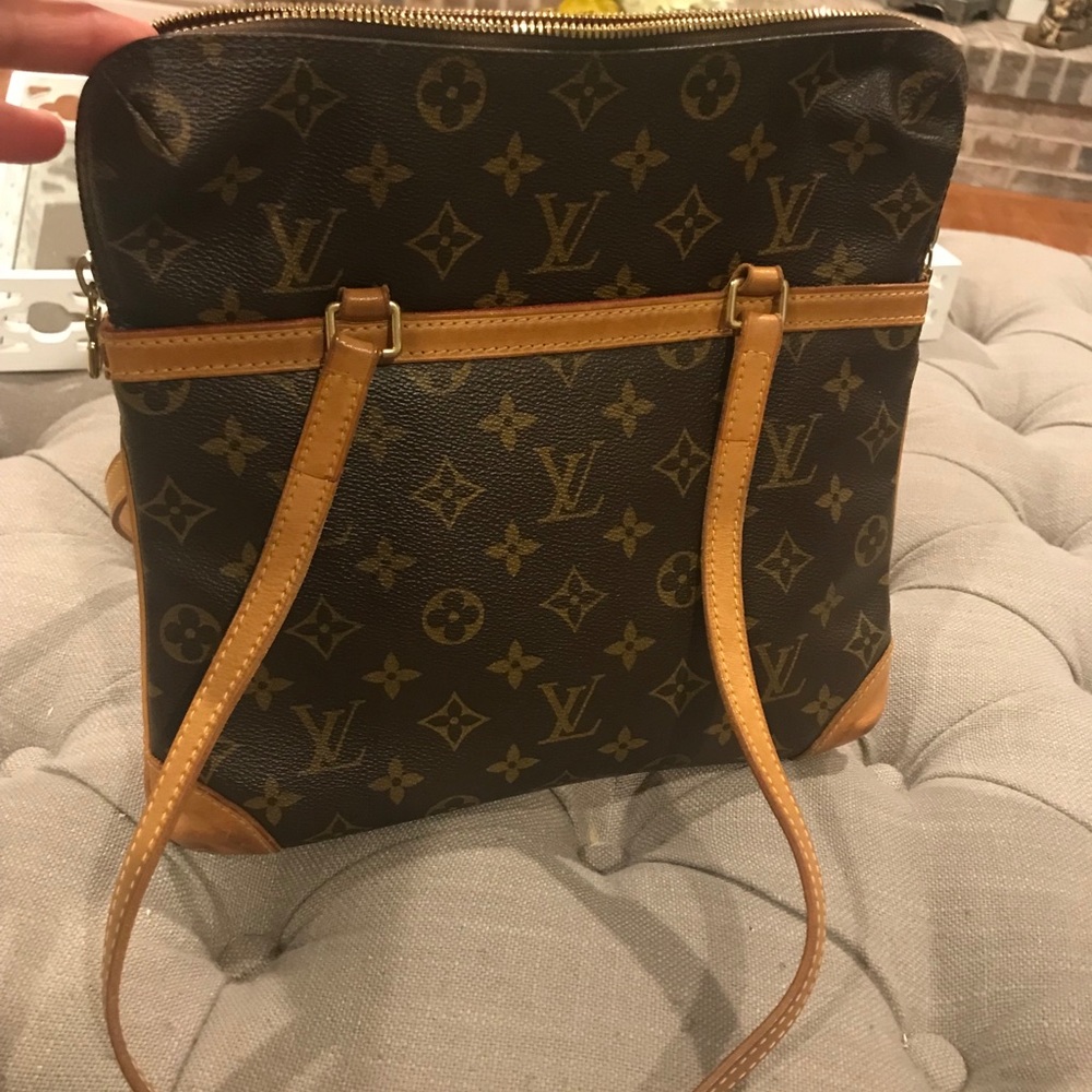 Coussin Louis Vuitton Authentic